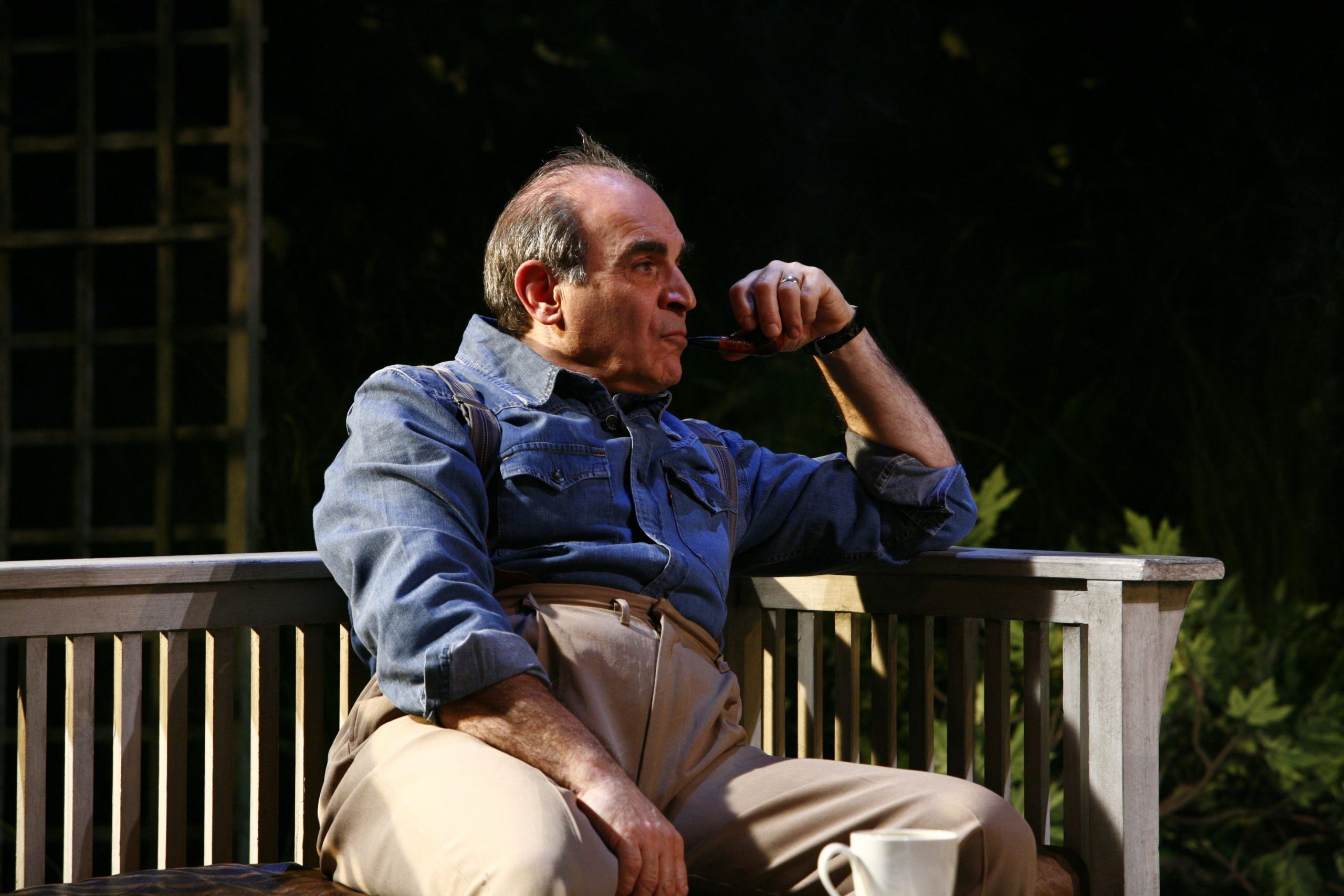 "All My Sons" at the Apollo Theatre - Theatre reviews by Edward Lukes