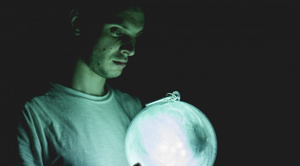 Catching Comets at the Pleasance Theatre