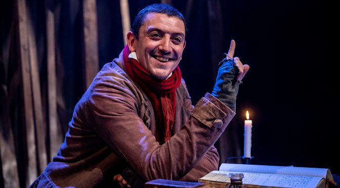 John-Dagleish-in-Cratchit-at-The-Park-Theatrecredit-Charles-Flint-Photography