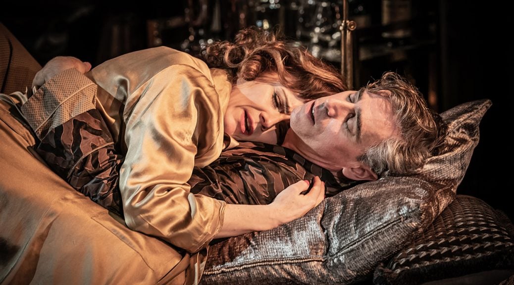 Private-Lives-at-the-Donmar-Warehouse-photo-by-Marc-Brenner