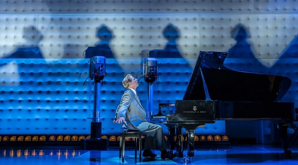 Good-Night-Oscar-credit-Johan-Persson