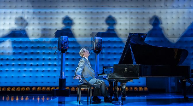 Good-Night-Oscar-credit-Johan-Persson