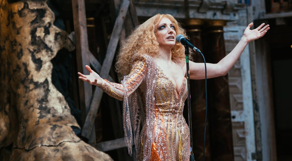Lucy-McCormick-as-Helen-in-Troilus-and-Cressida-credit-Helen-Murray)