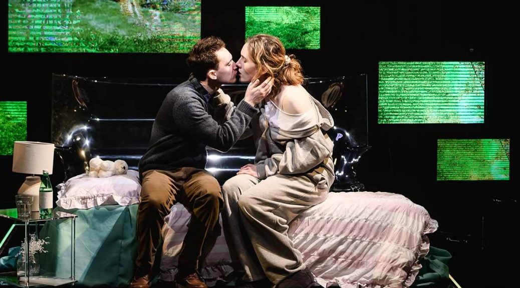 Blink-at-the-Kings-Head-Theatre-credit-Charlie-Flint